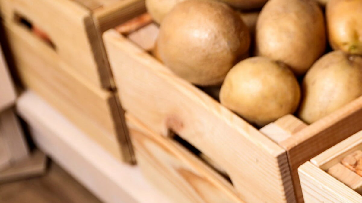 Patate, cipolle e agli: come acquistarli e come conservarli in casa  #agronomo #patate #cipolle ￼ 