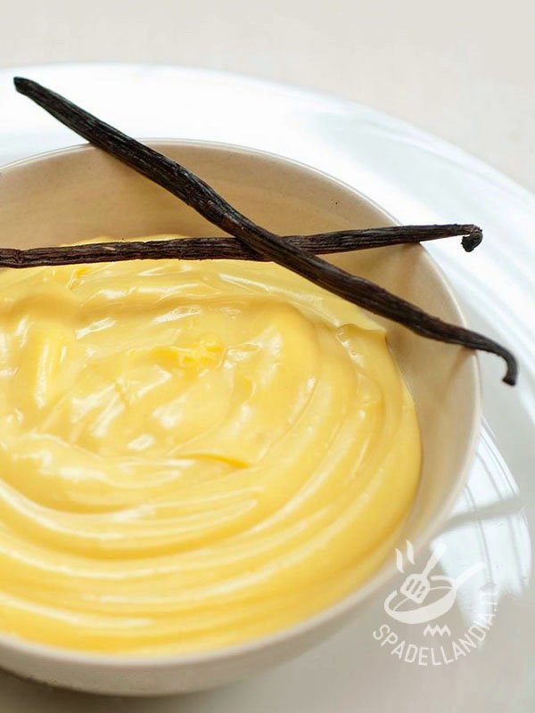 Crema alla vaniglia senza burro senza uova Vegan