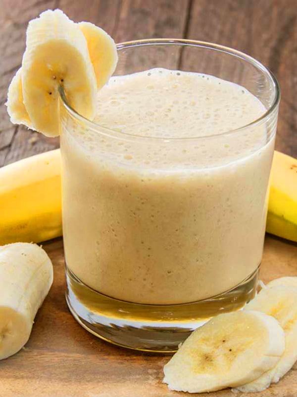 Frullato smoothie banana e cannella senza latte