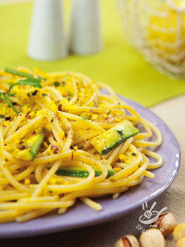 Spaghetti bottarga e zucchine