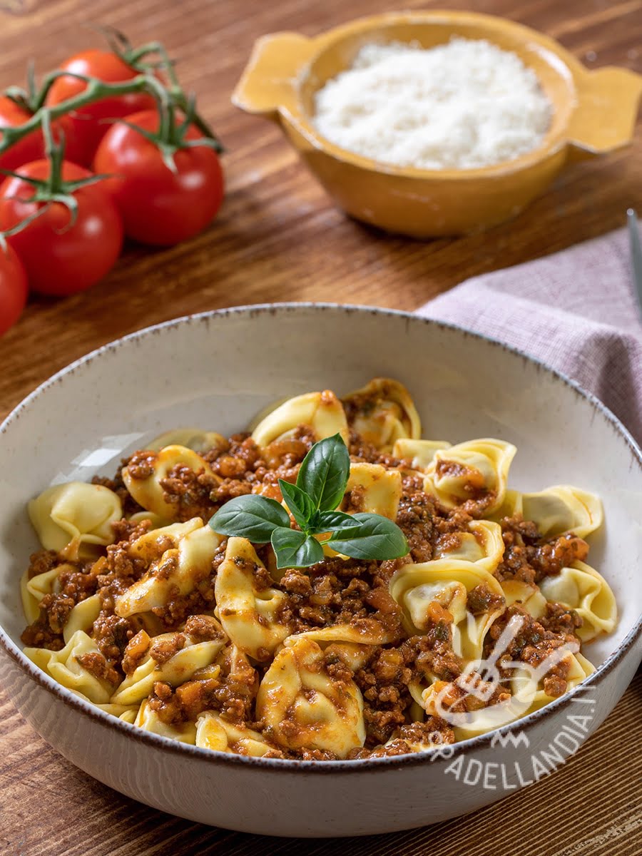 Tortellini al ragù Spadellandia.it