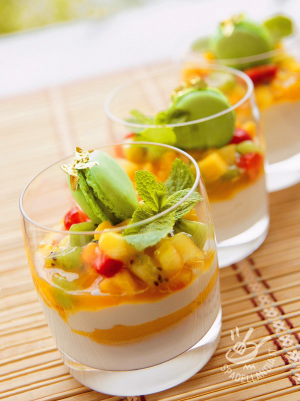 Yogurt in coulis di mango