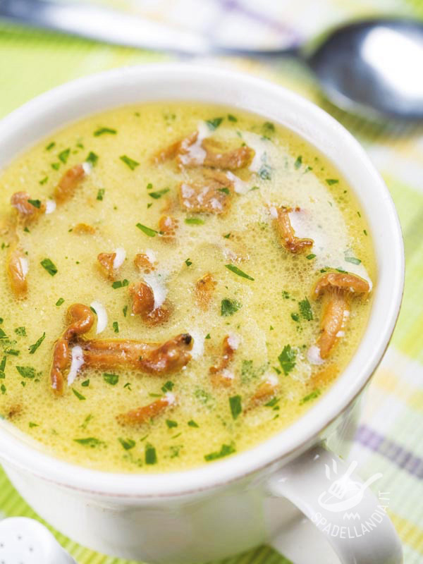 Zuppa con finferli e patate senza glutine