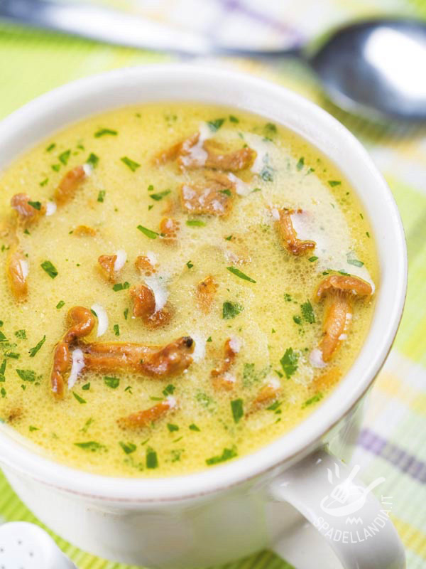 Zuppa con finferli e patate